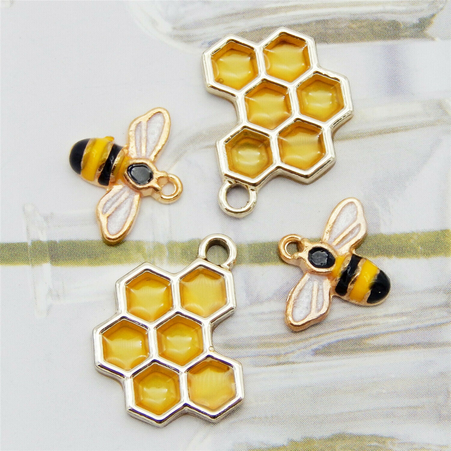 20PCS Enamel Mixed Lots Honeycomb and Bees Pendant Charms for Bracelet Necklace