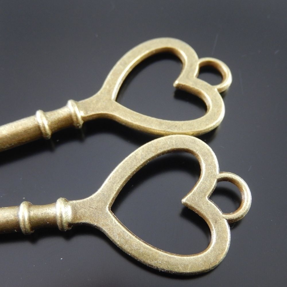 6 pcs Antiqued Bronze Alloy Heart Key Pendant Drop Dangle Jewelry Craft 78*22mm