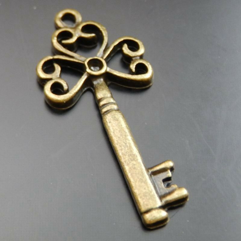 30 pcs Antiqued Bronze Floral Key Pendant Charm Alloy Handicraft Jewelry 16*44mm