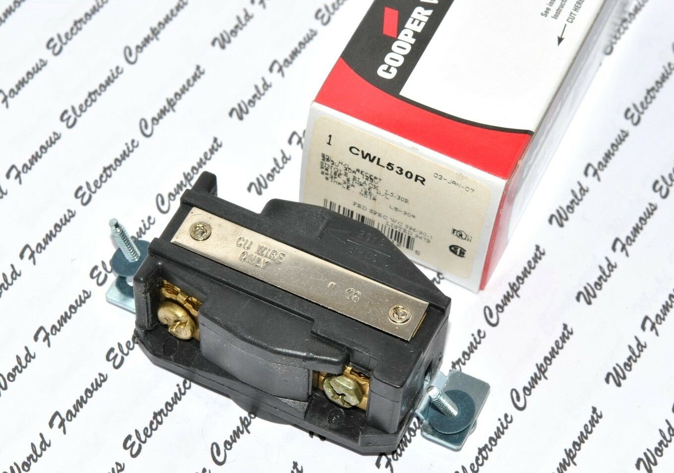 1pcs-COOPER CWL530R NEMA L5-30R 30A 125V Twist Hart-Lock Locking Receptacle