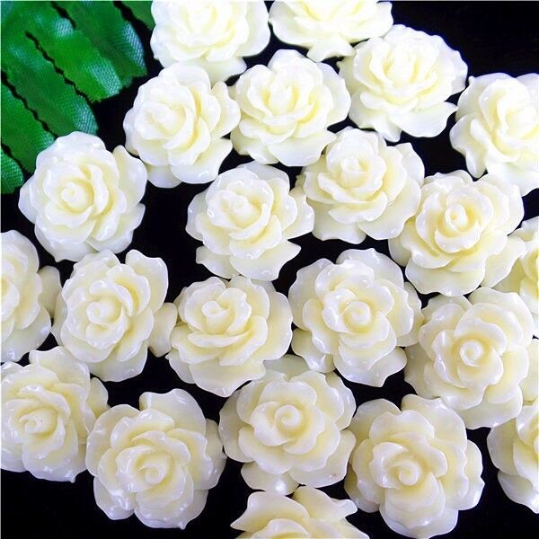 100Pcs Beautiful Milk Color Tridacna Carved Flower Pendant Bead 20x10mm HH1454