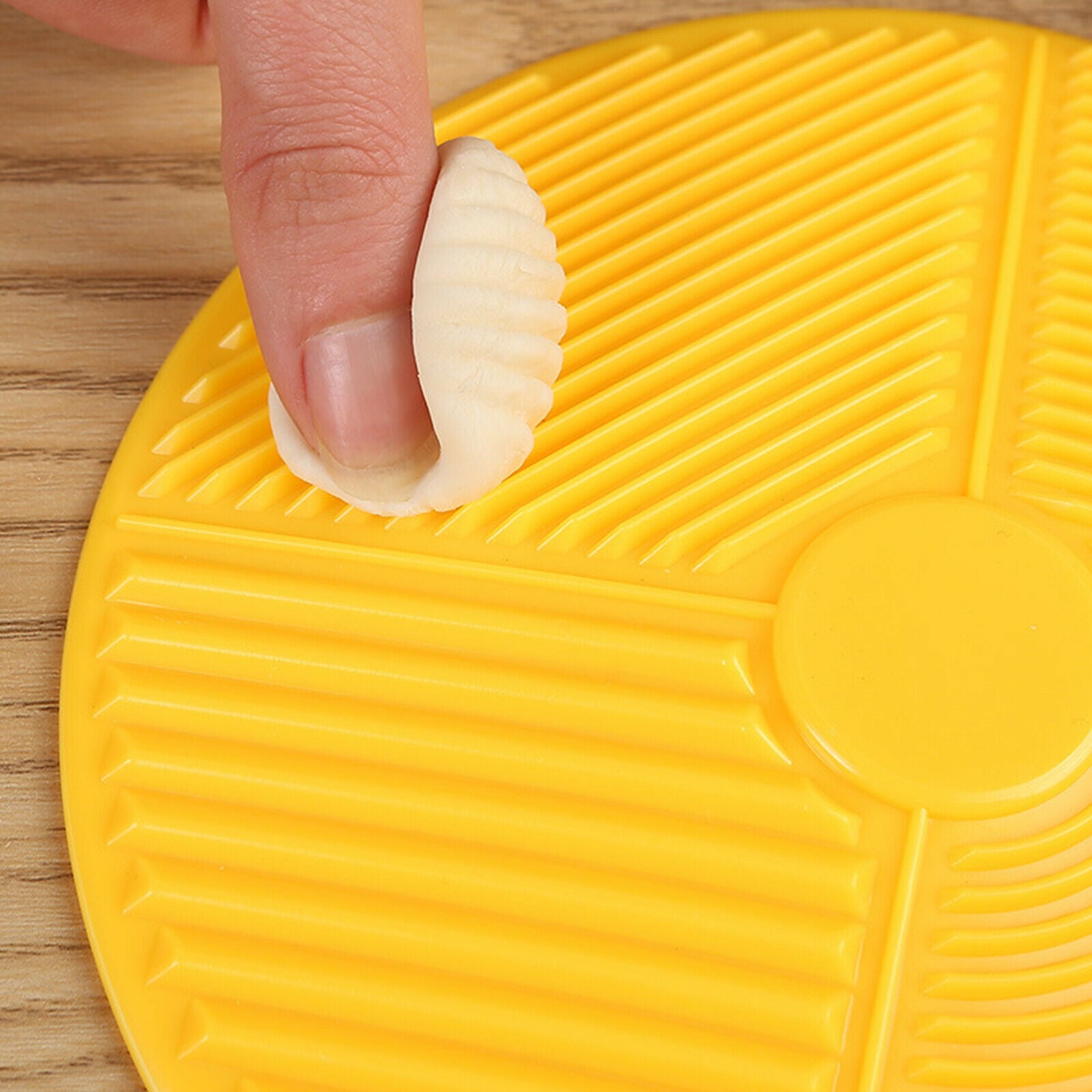 Pasta Board Household Kitchen Tools Yellow Round Shape Garganelli Board