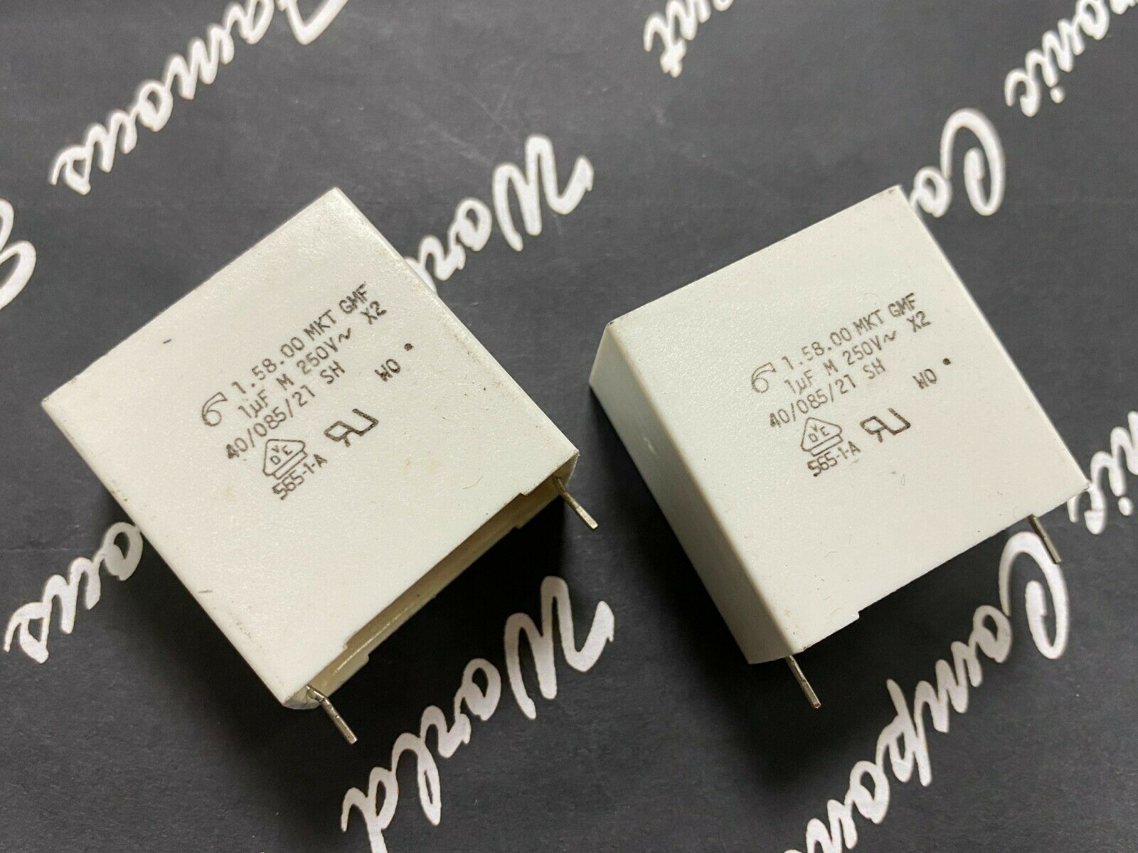 2pcs - ARCOTRONICS 1uF 250V~ X2 20% 1.58.00 MKT-GMF pitch:27.5mm Capacitor