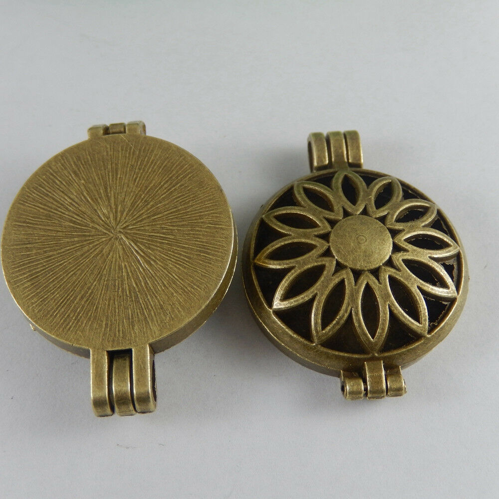 1X Retro Bronze Alloy Hollow Flower Locket Pendant Perfume Diffuser Charm Craft
