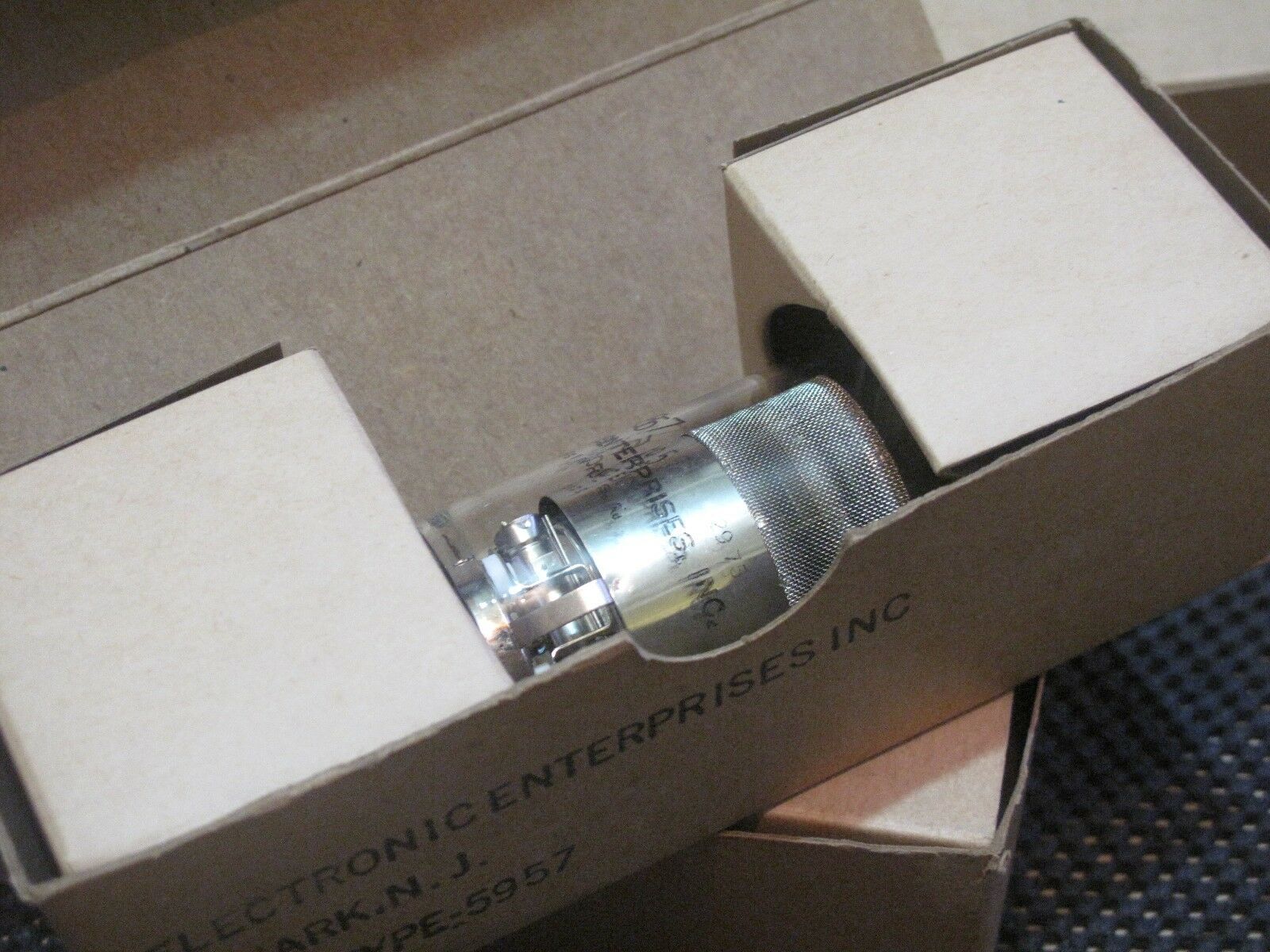 1PCS - ELECTRONIC 5957 Vacuum tube - NOS NIB