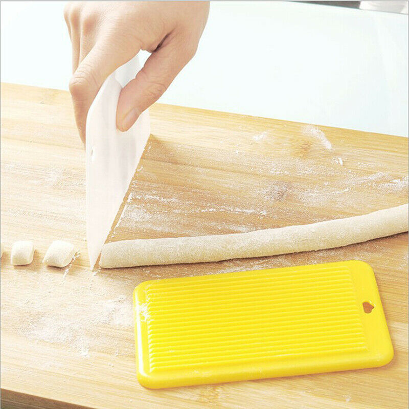 1Pc Plastic Board Macaroni Pasta Maker Rolling Pin Baby Food Supplement M.l8