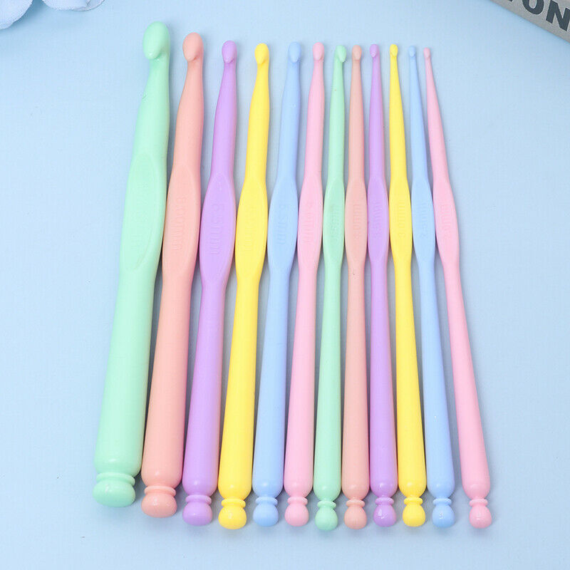 2-10mm 12 PCS/set Multi-color Plastic Crochet Hooks Kit Knitting Needles .l8