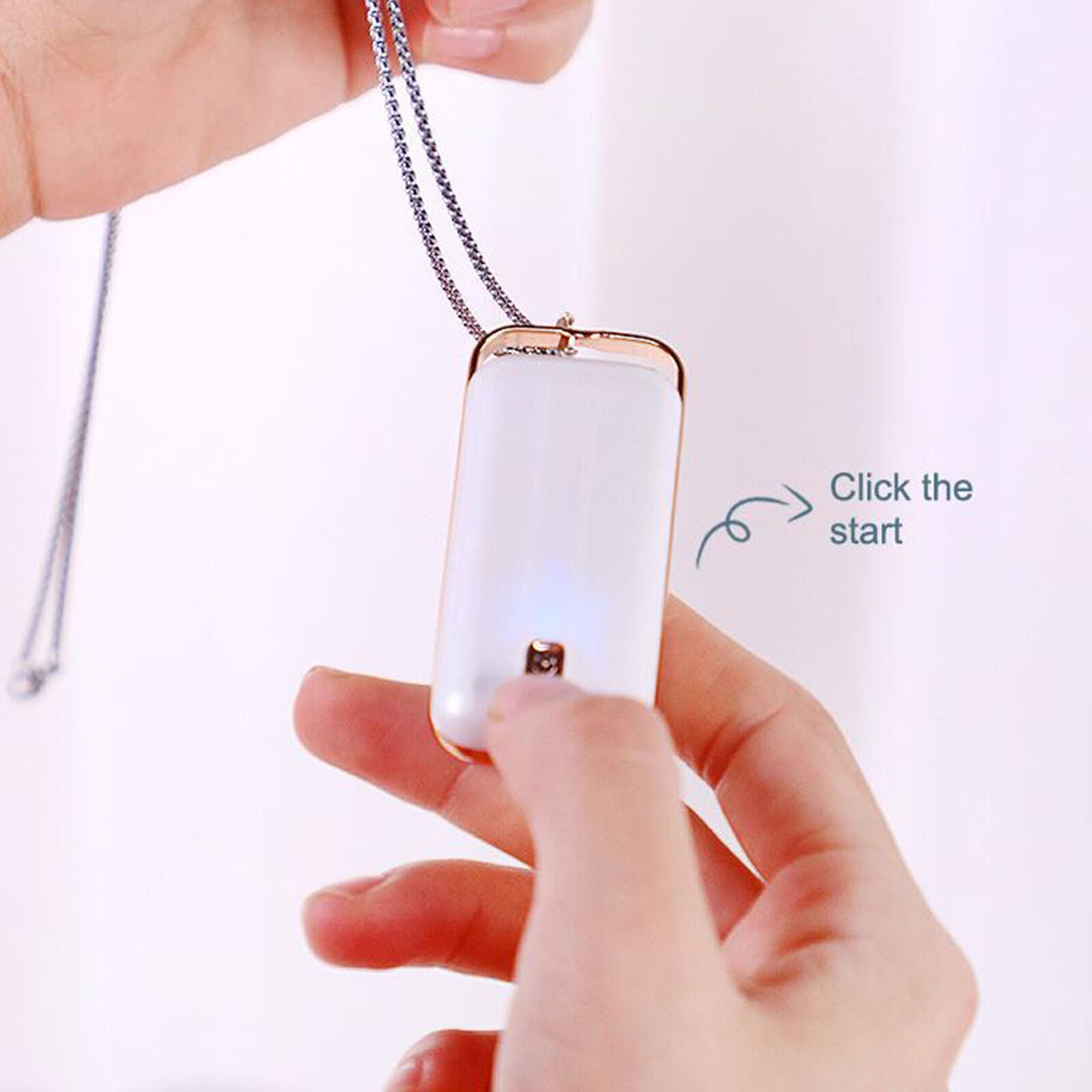Portable Necklace Air Purifier Mini Anion Wearable Negative Lonizer Generator