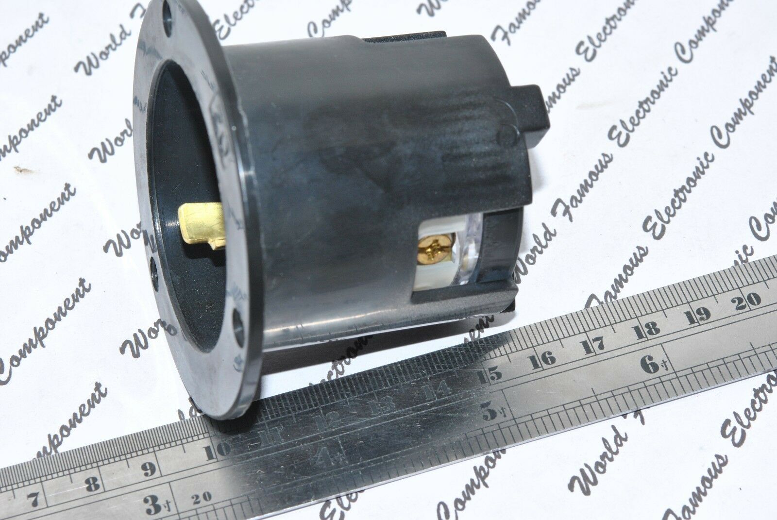 1pcs - COOPER CWL620FI NEMA L6-20 20A 250V Hart-Lock Locking Flanged Inlet 2P 3W