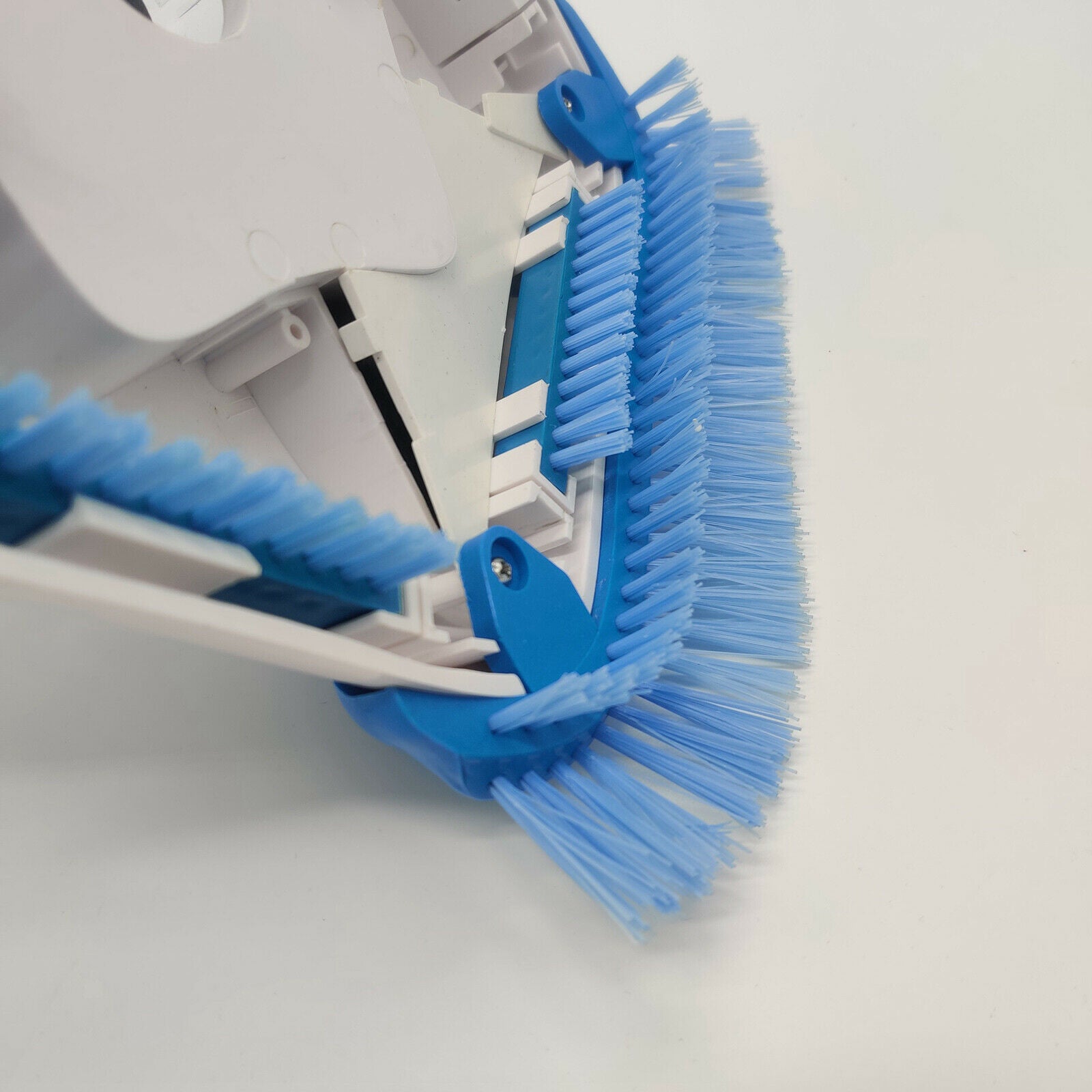 Universal Swimming Pool Vacuum Suction Head Cleaning Brush Maintenance Tool