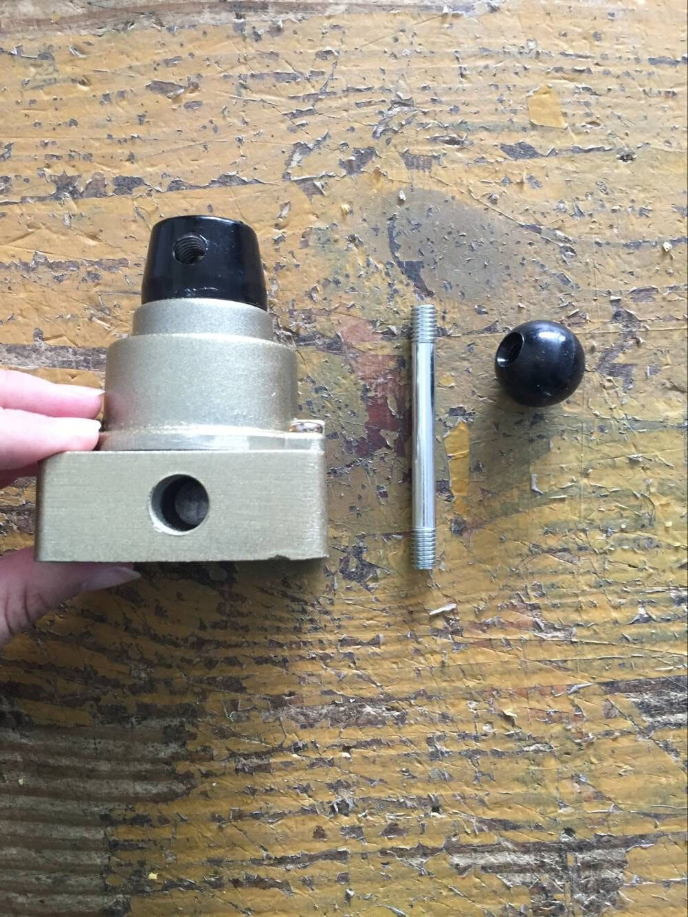 VH200-02 1/4 PT 3 Position 4 Way Rotary Lever Pneumatic Hand Valve