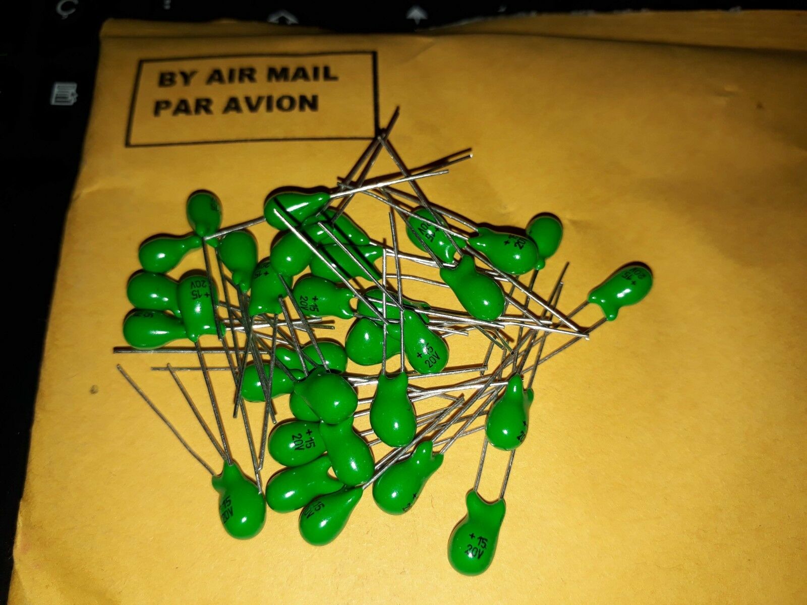 30pcs NOS ITT 15uF 20V HI END TANTALUM Caps FOR AUDIO !