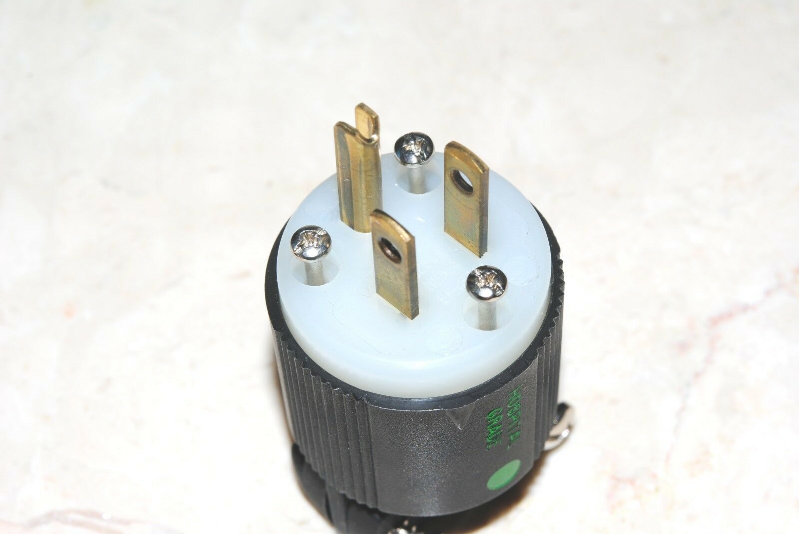 1pcs-COOPER 6266HG 15A 125V NEMA5-15P Hospital Grade Straight Nylon Plug