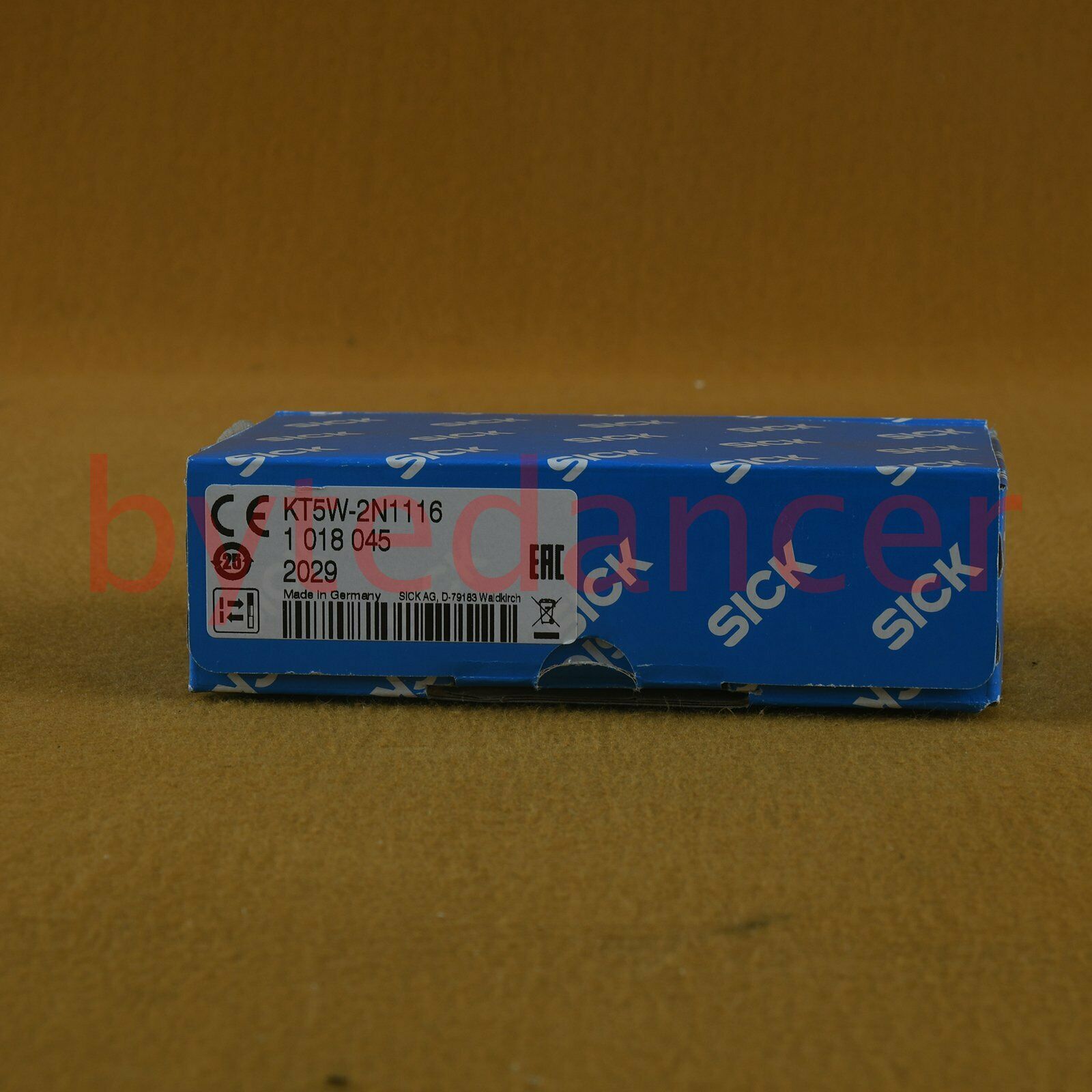 1PC New Sick Color mark sensor KT5W-2N1116 One year warranty Fast Delivery