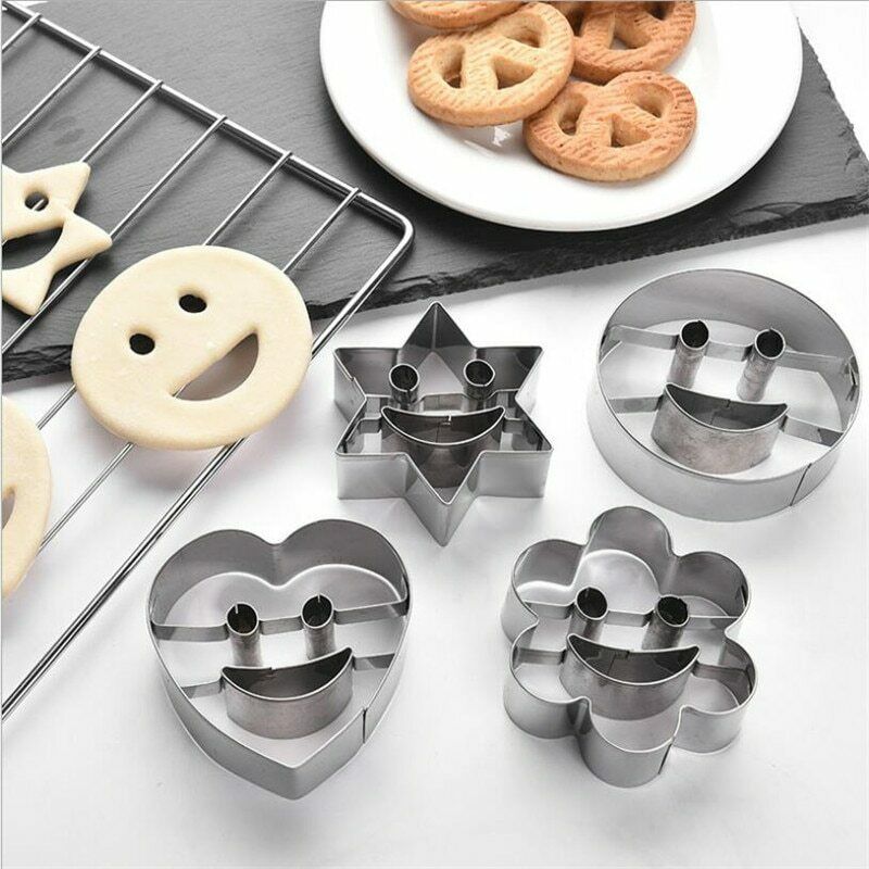 Pack Of 4 Stainless Steel smiley Shape   Cookie Cutter Mould