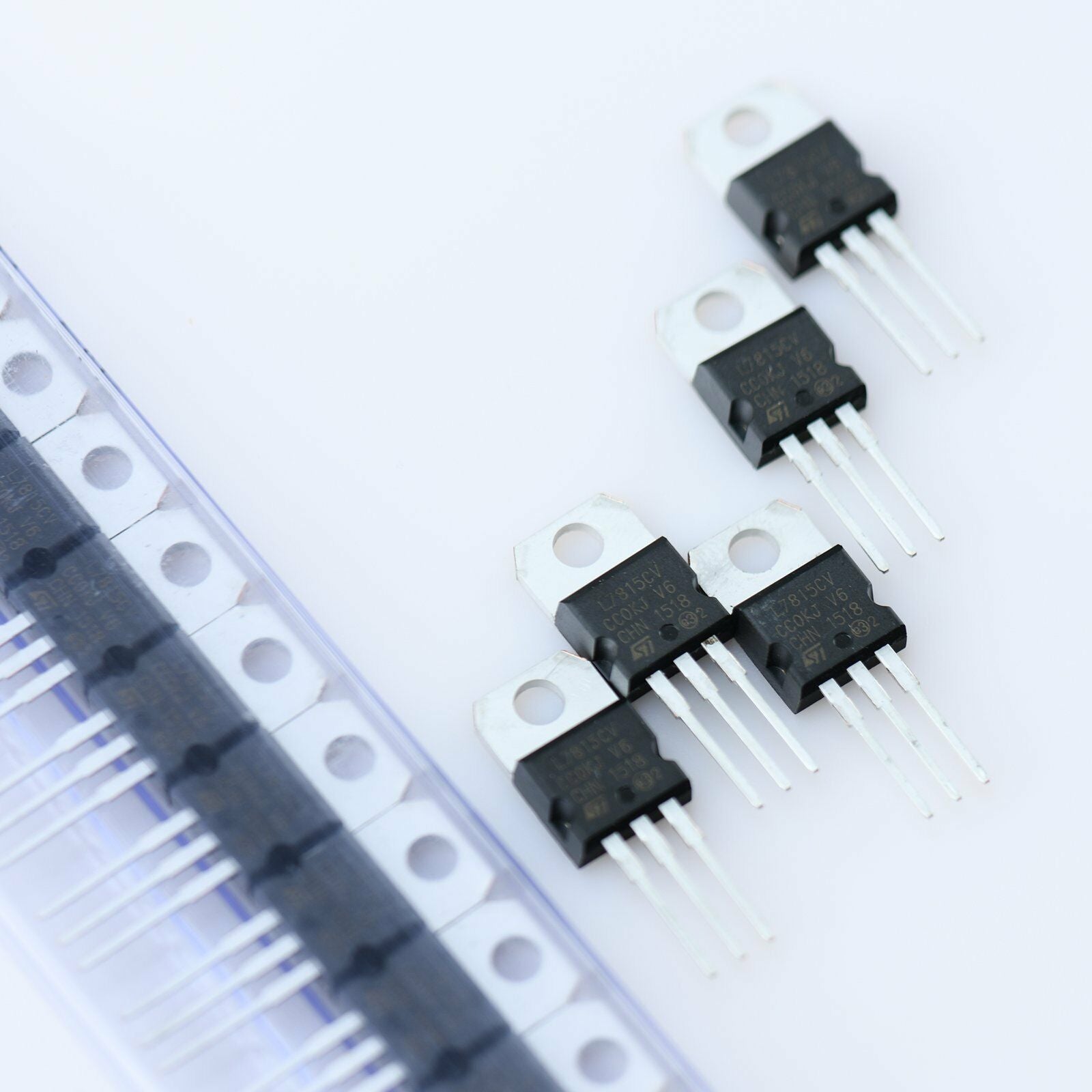 5pcs L7815CV L7815 LM7815 ST TO-220 Voltage Regulator 15V 1.5A DC OUTPUT