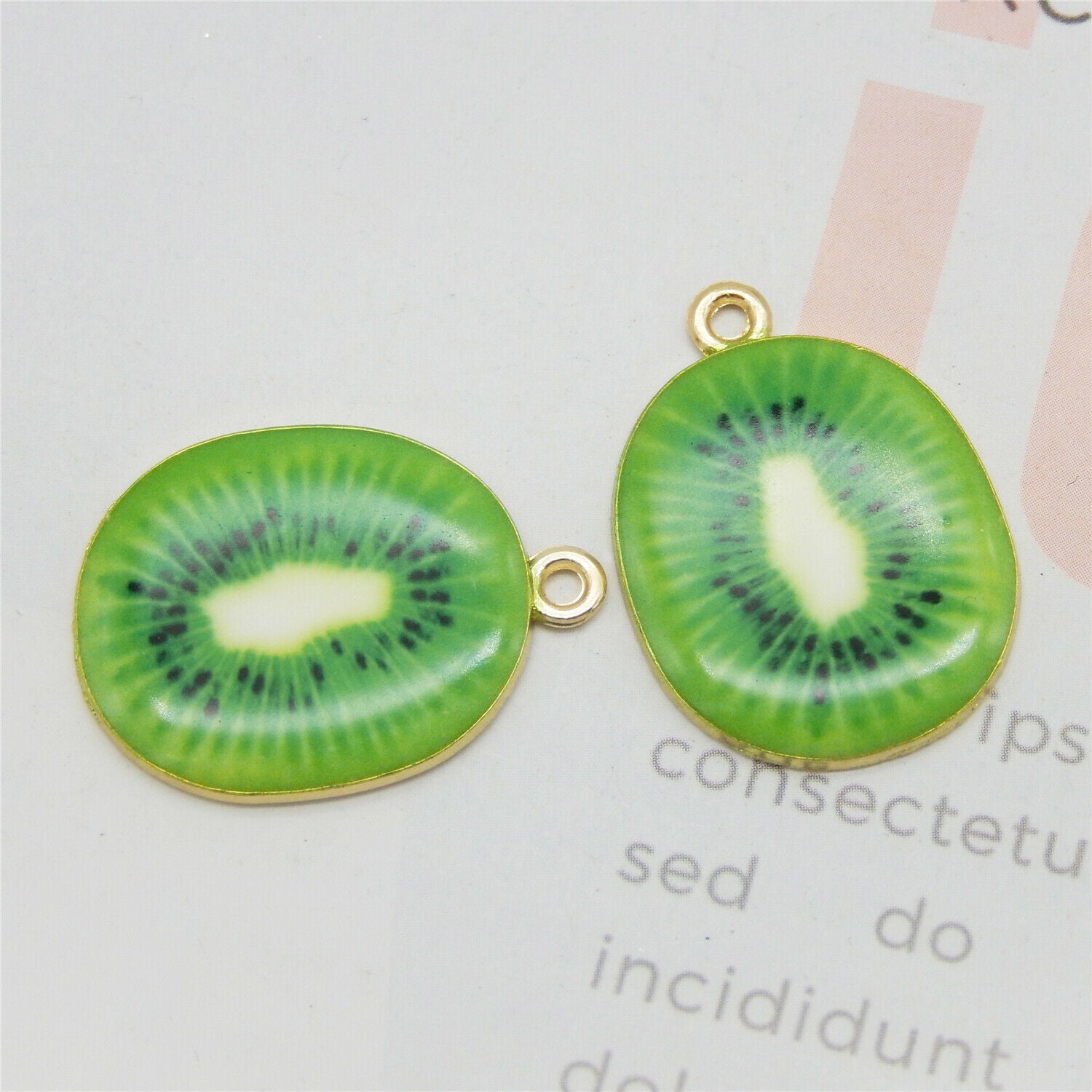 15PCS 27x20mm Alloy Enamel Green Kiwi Slice Fruit Charms Pendant DIY Findings