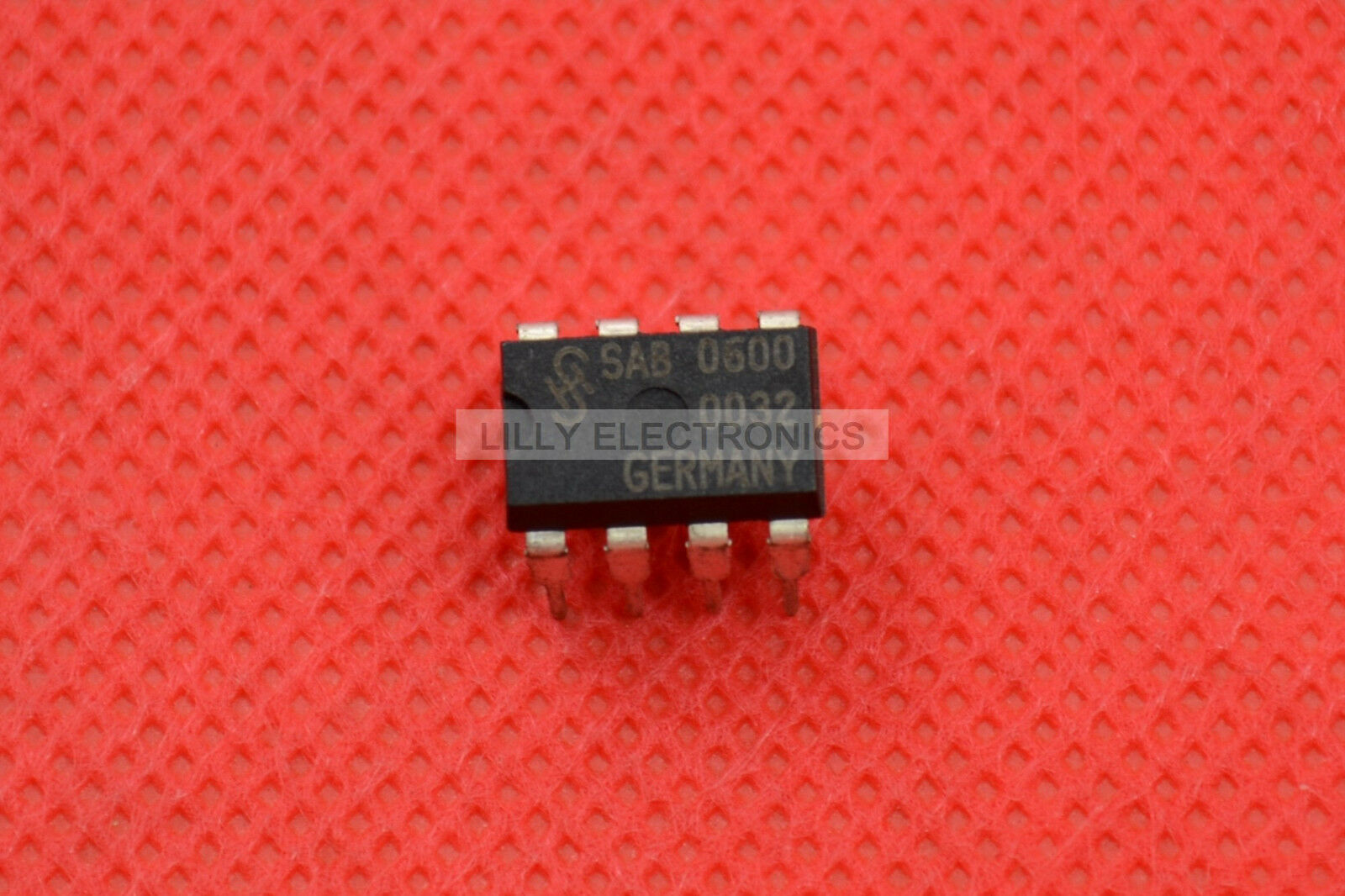2pcs/Lot IC New SAB0600 Package:DIP-8