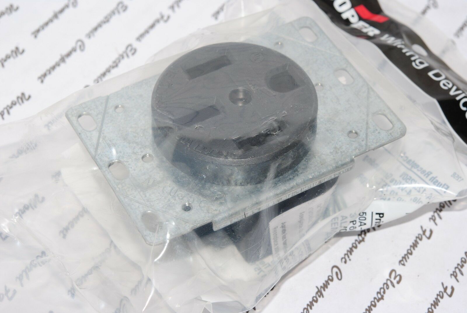 1pcs - COOPER 1258-SP NEMA 14-50R 50A 125/250V Receptacle Outlet