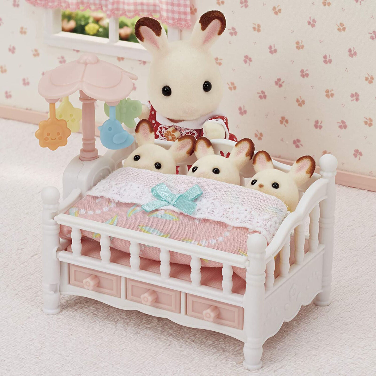 Sylvanian Families Triplets Crib with Mobile & Accessories 5534 Role Play Age 3+