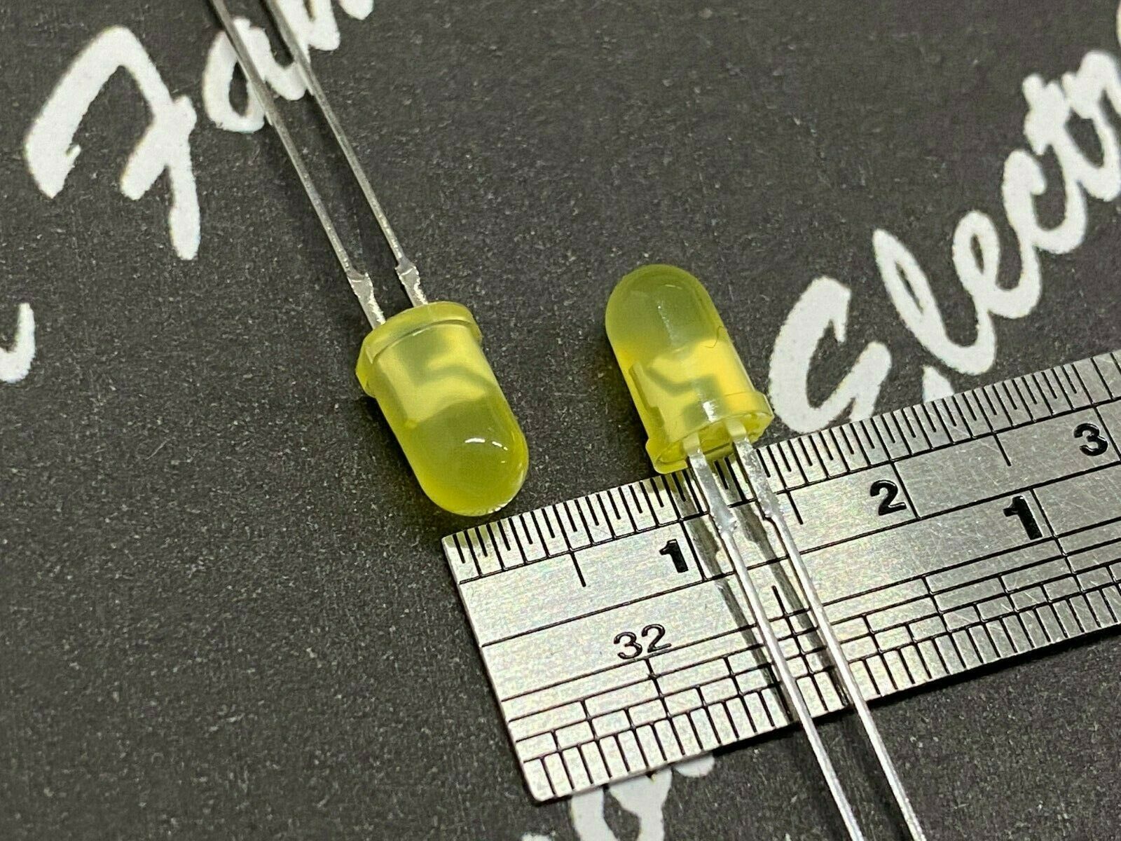100pcs - SanKen SEL1710YEX 5mm LED Diode Light