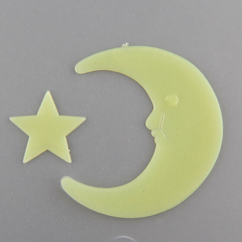44Glow In The Dark Stars and 2 Moon Plastic Stickers Ceilings & Walls Bedr.l8