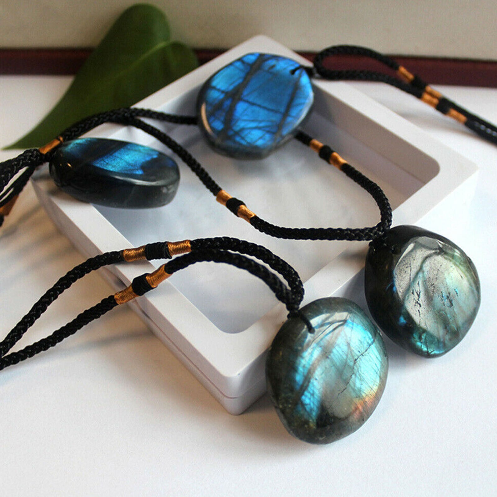 Newly Natural Labradorite Crystal Pendant Necklace Healing Stone Men Women Gift