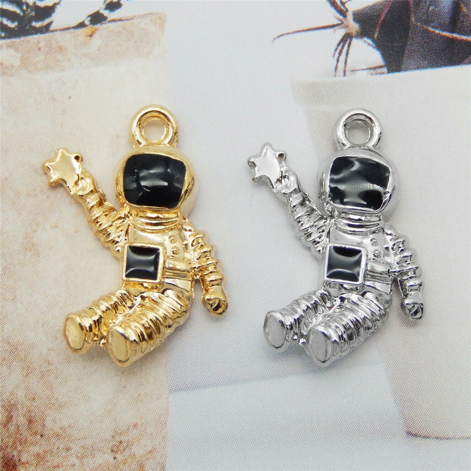 16 Mix Astronaut Alloy Charm Cosmonaut For Pendant Jewelry Making Crafts 21*15mm