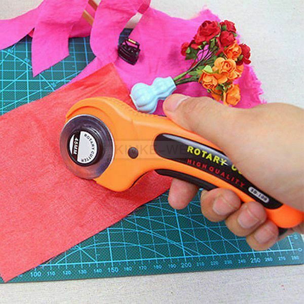 45mm Rotary Cutter Patchwork Quilters Sewing Fabric Cutting Tools + 5pcs Blades