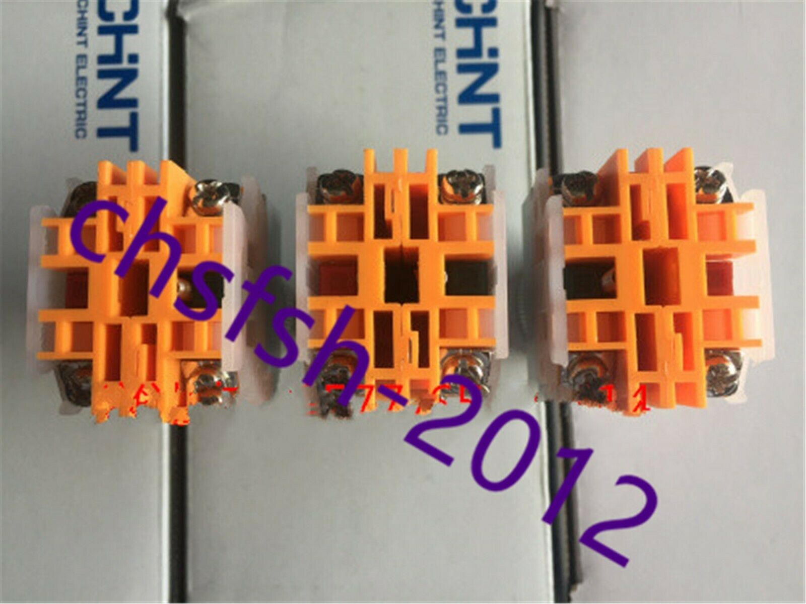 5 pcs New IN Box CHNT NP4-11BN self-resetting flat button