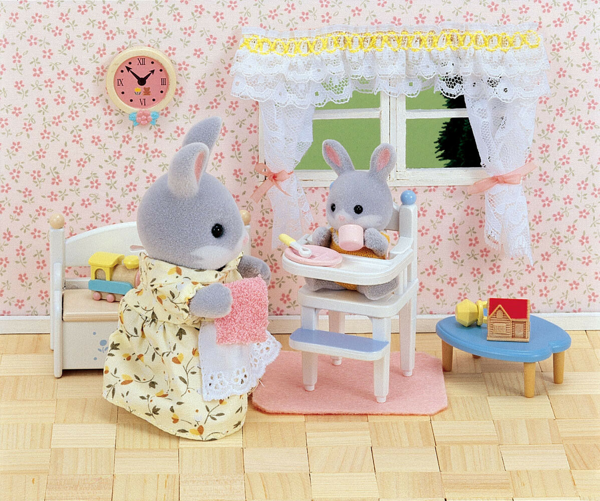 New! 5221 Sylvanian Families Baby High Chair & Accessories Children Girls Age 3+