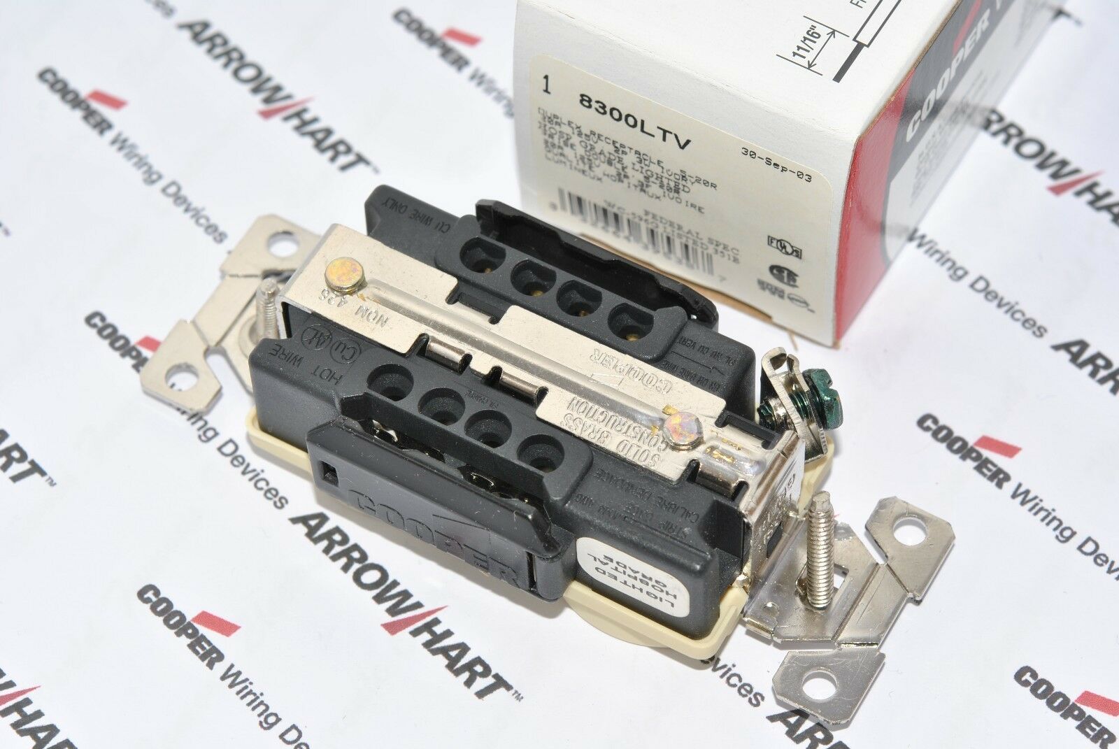 1pcs-COOPER 8300LTV (AH8300LTV) Illuminated  20A 125V Hosptial Duplex Receptacle