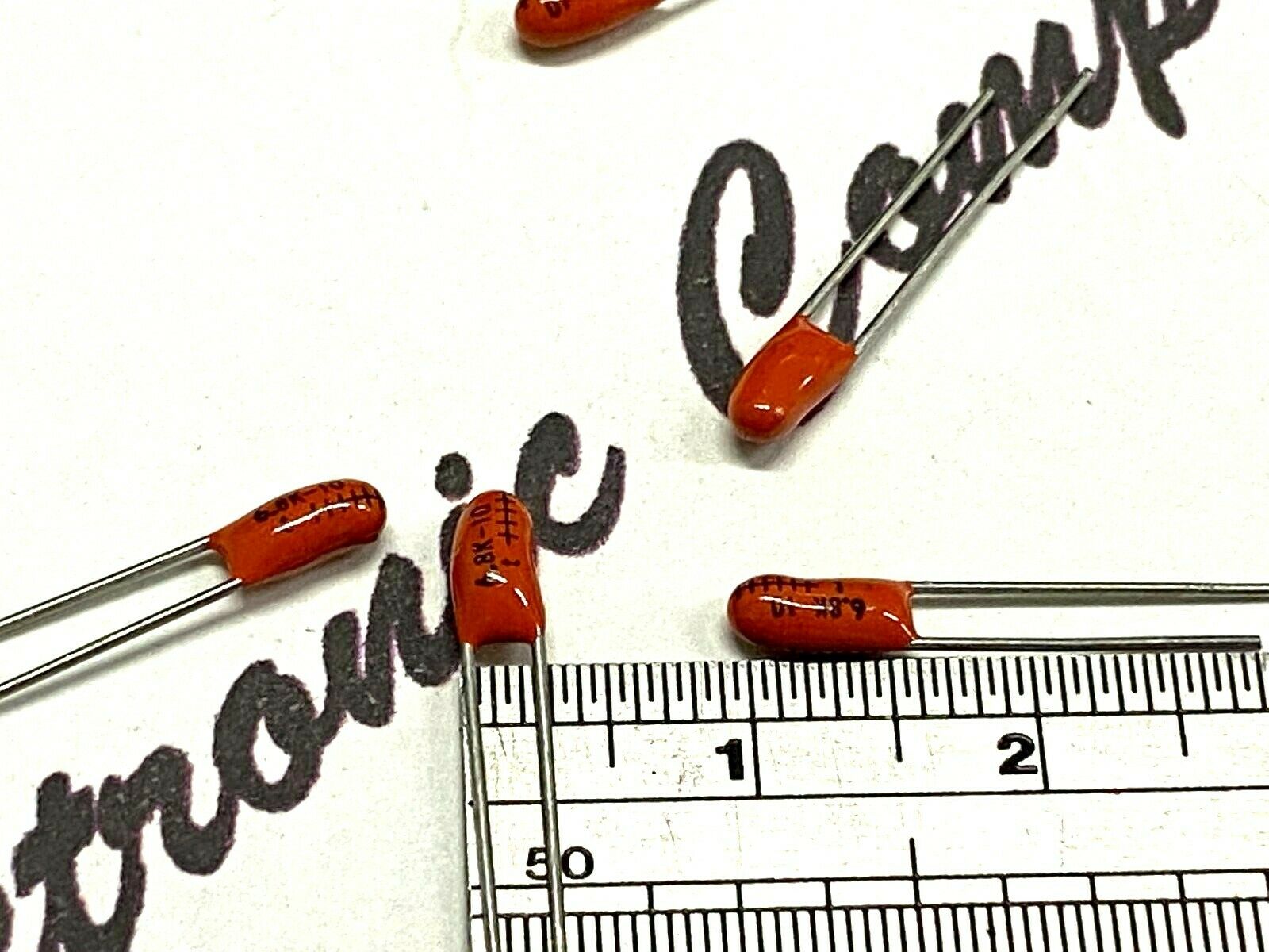 20pcs- 6.8uF (6,8µF) 10V Tantalum Radial Dipped Capacitor Orange
