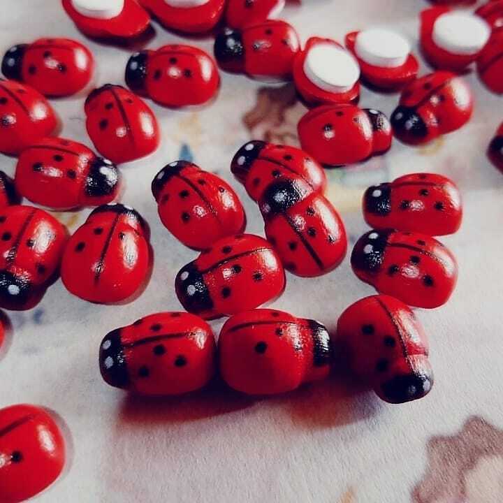 100pcs/lot Mini Cabochon Ladybug Fairy Garden Miniatures Garden Ornament Crafts