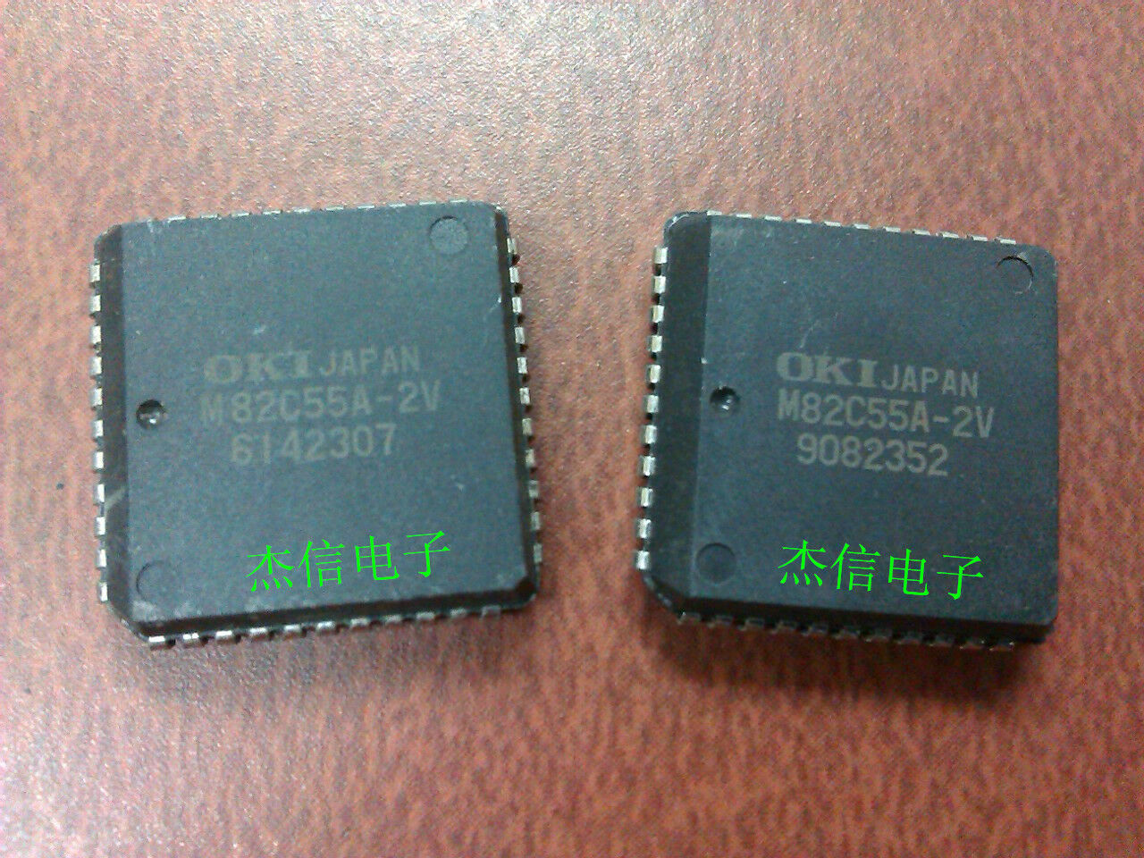 5pcs  M82C55A-2VSJ M82C55A PLCC44  new