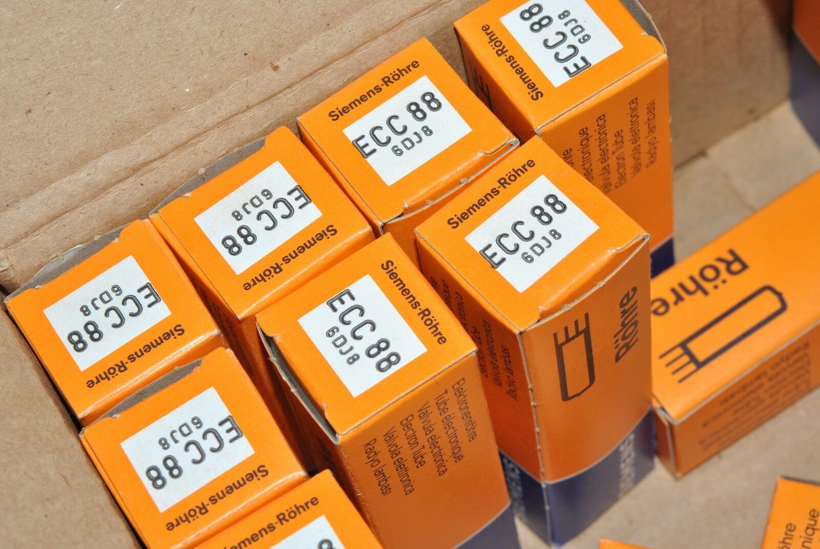 1PCS - SIEMENS ECC88 / 6DJ8 Vacuum Tube - NOS NIB