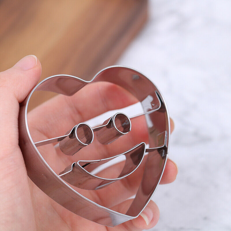 4Pcs/Set Smiling Face Cookies Cutter Pastry Cake Decorating Mold Kitchen .l8