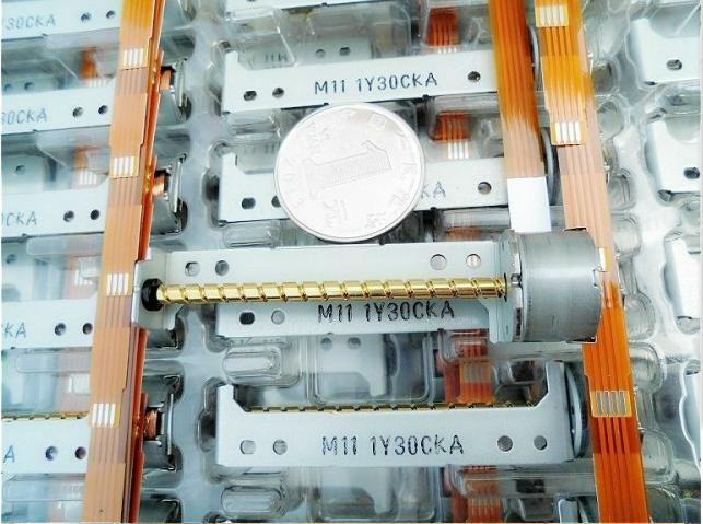 Two Phase Four Wire 52 mm x 15 mm 3 mm Shaft Diameter stepper motor with long ro
