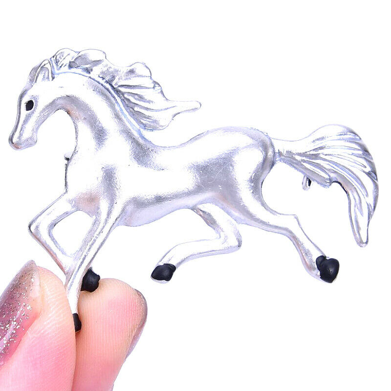 Fashion White Horse Brooch Pin Collar Decoraion Badge Corsage Jewelry WomenY1