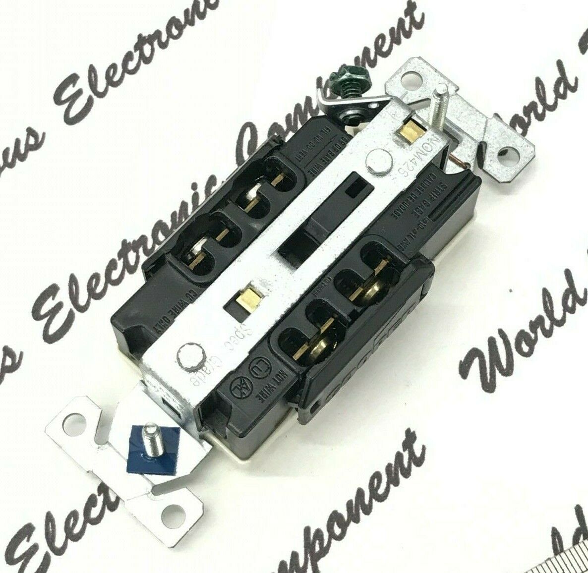 1pcs-COOPER WIRING 8300HW  20A-125V NEMA 5-20R Hosptial Duplex Receptacle Outlet