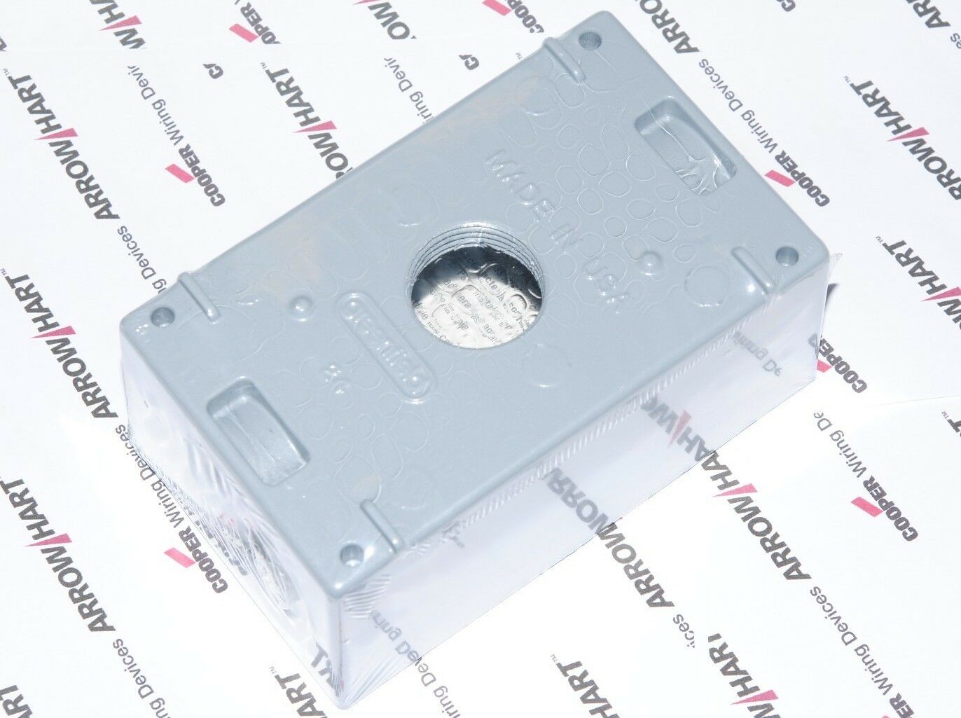 1pcs- Cooper Wiring 1116  Weatherproof 1 Gang Outlet Boxe
