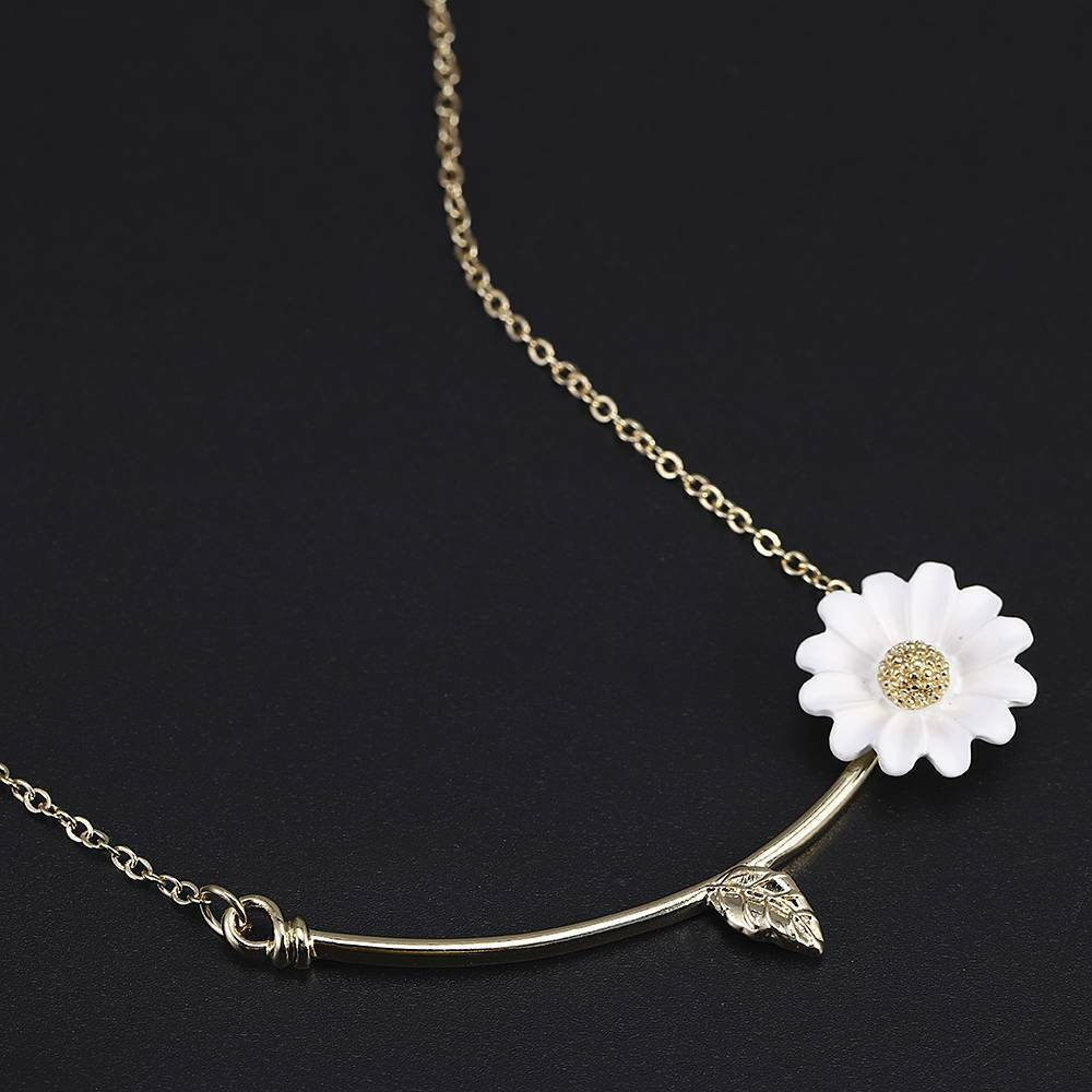 Chic Daisy Leaf Flower Pendant Choker Chain Necklace Women's Jewelry Summer
