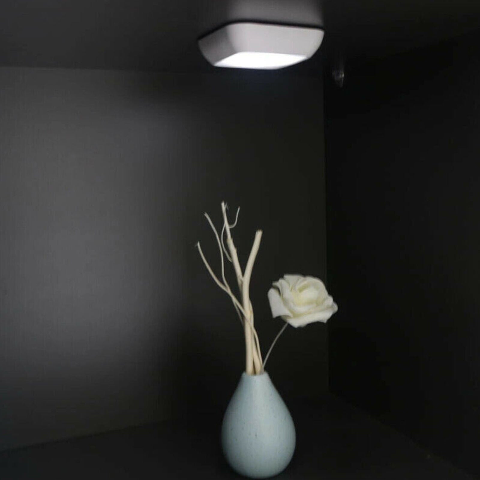 6 LED Night Light Motion Sensor Wall Closet Cabinet Stair Wireless Lamp