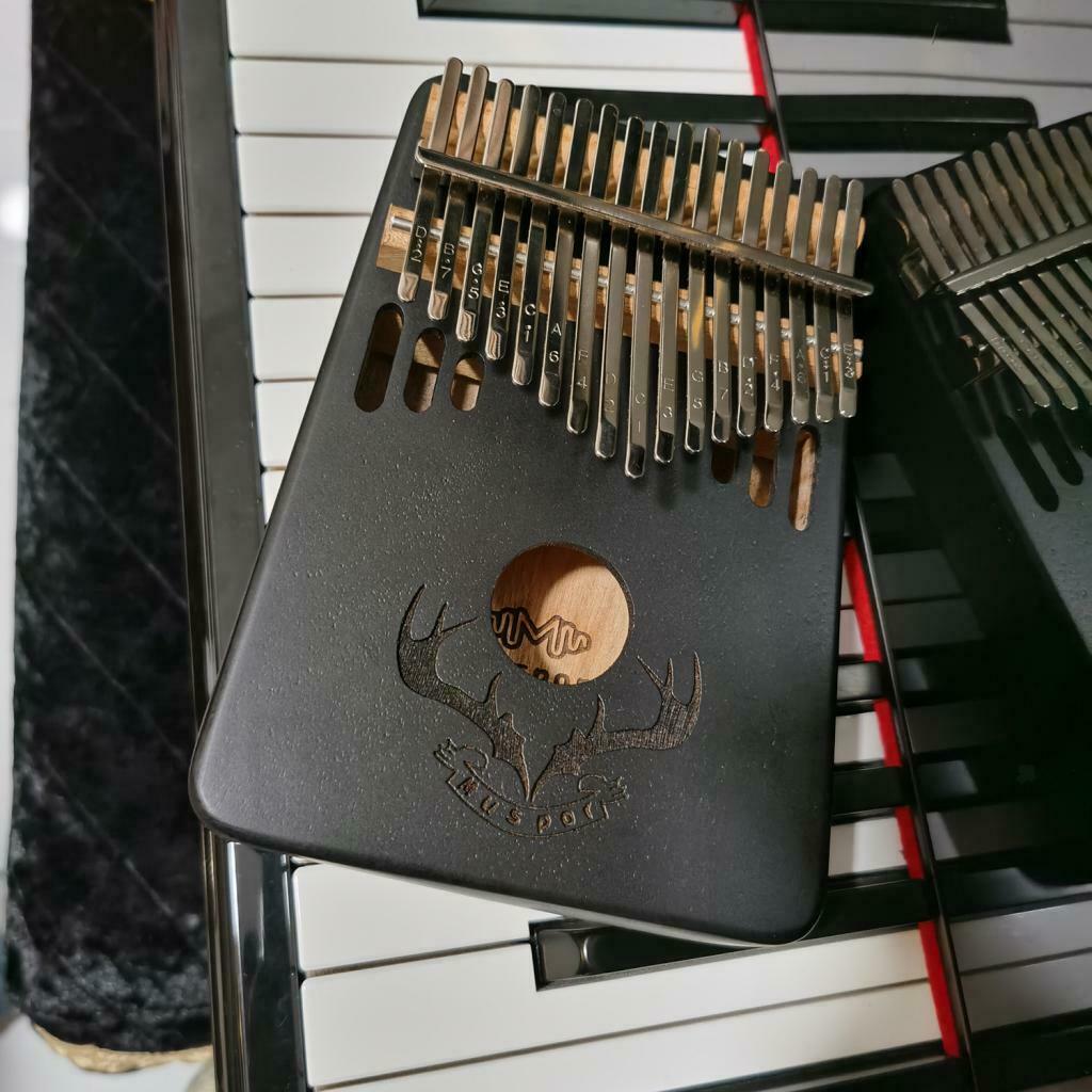 Mahogany 17Keys Kalimba Finger Piano Mini Gift 185x138x35mm w/ Bag Black