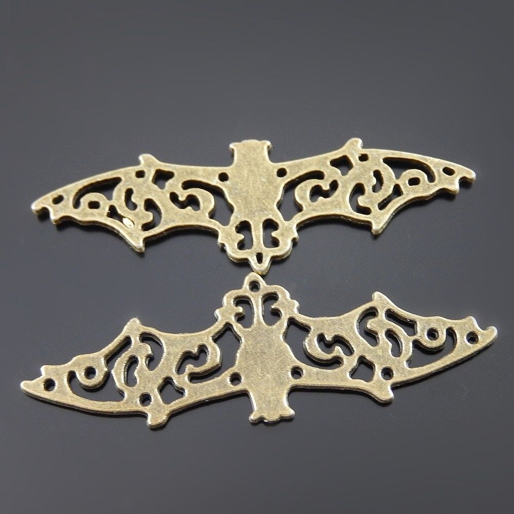 18pcs Antiqued Bronze Hollowed Bat Alloy Charm Pendant Halloween Craft 55*19*2mm
