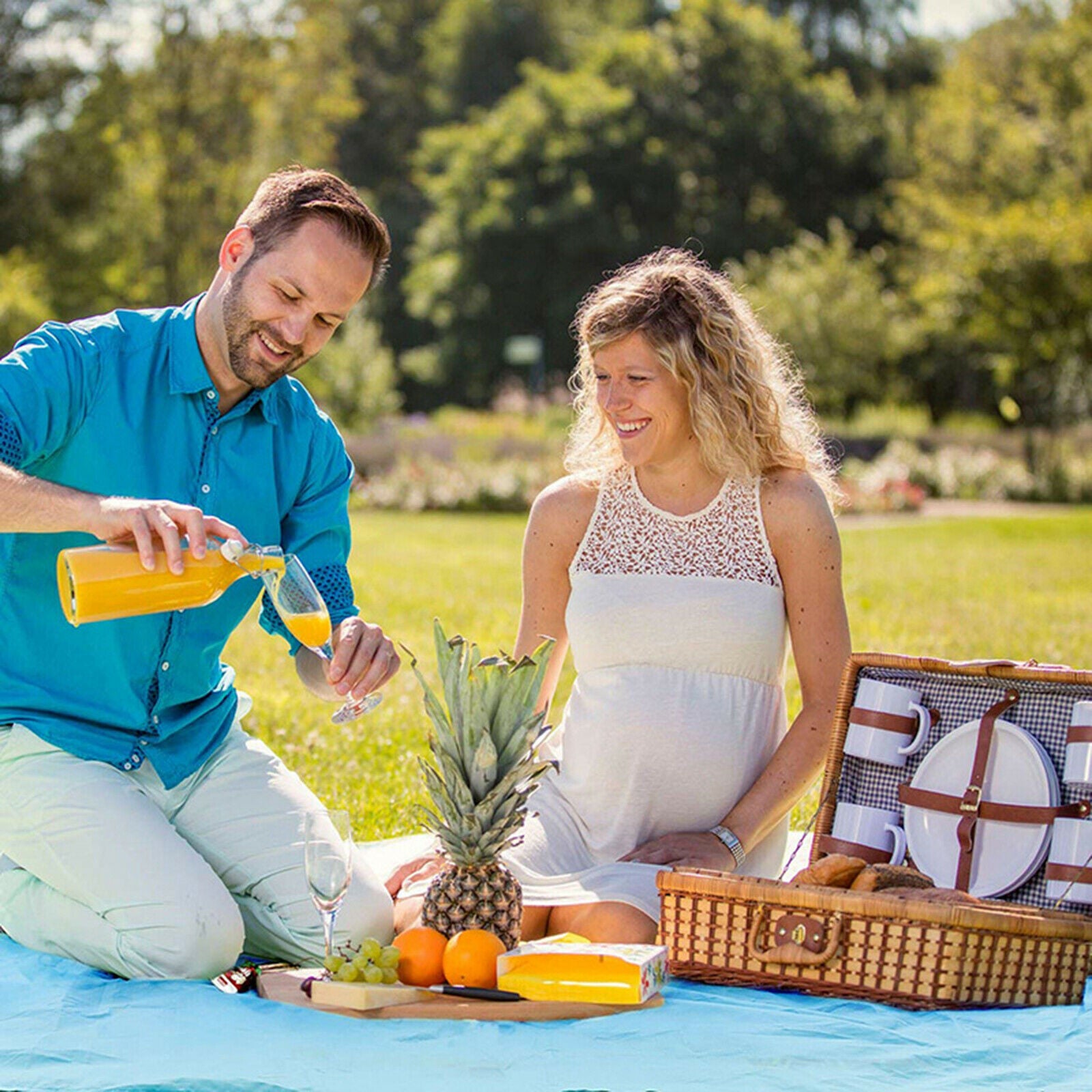 Extra Large Beach Blanket Quick Drying Nylon Picnic Mat for Camping Hiking