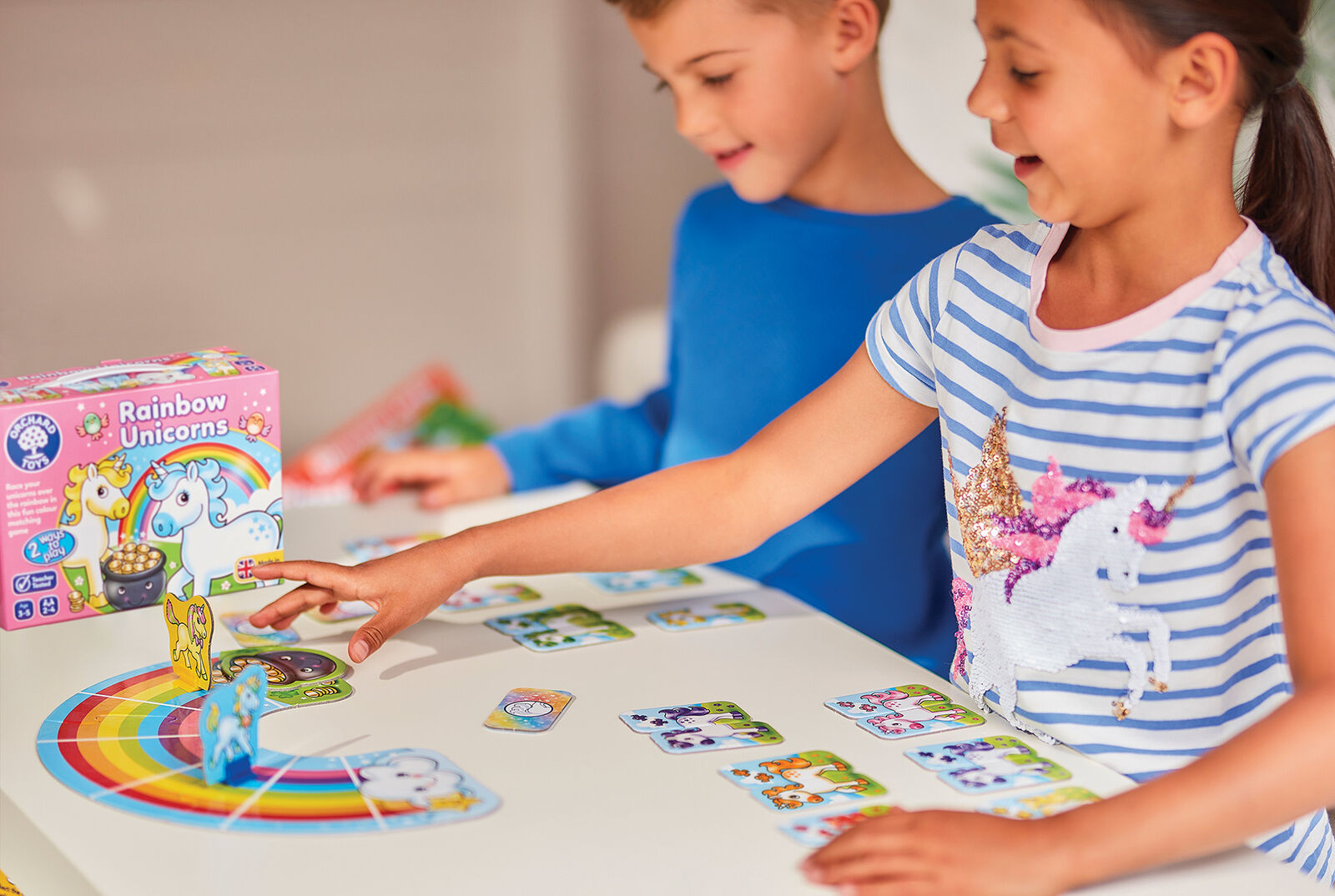 Orchard Toys 095 Rainbow Unicorns Colour & Matching Game Family Children Age 3+