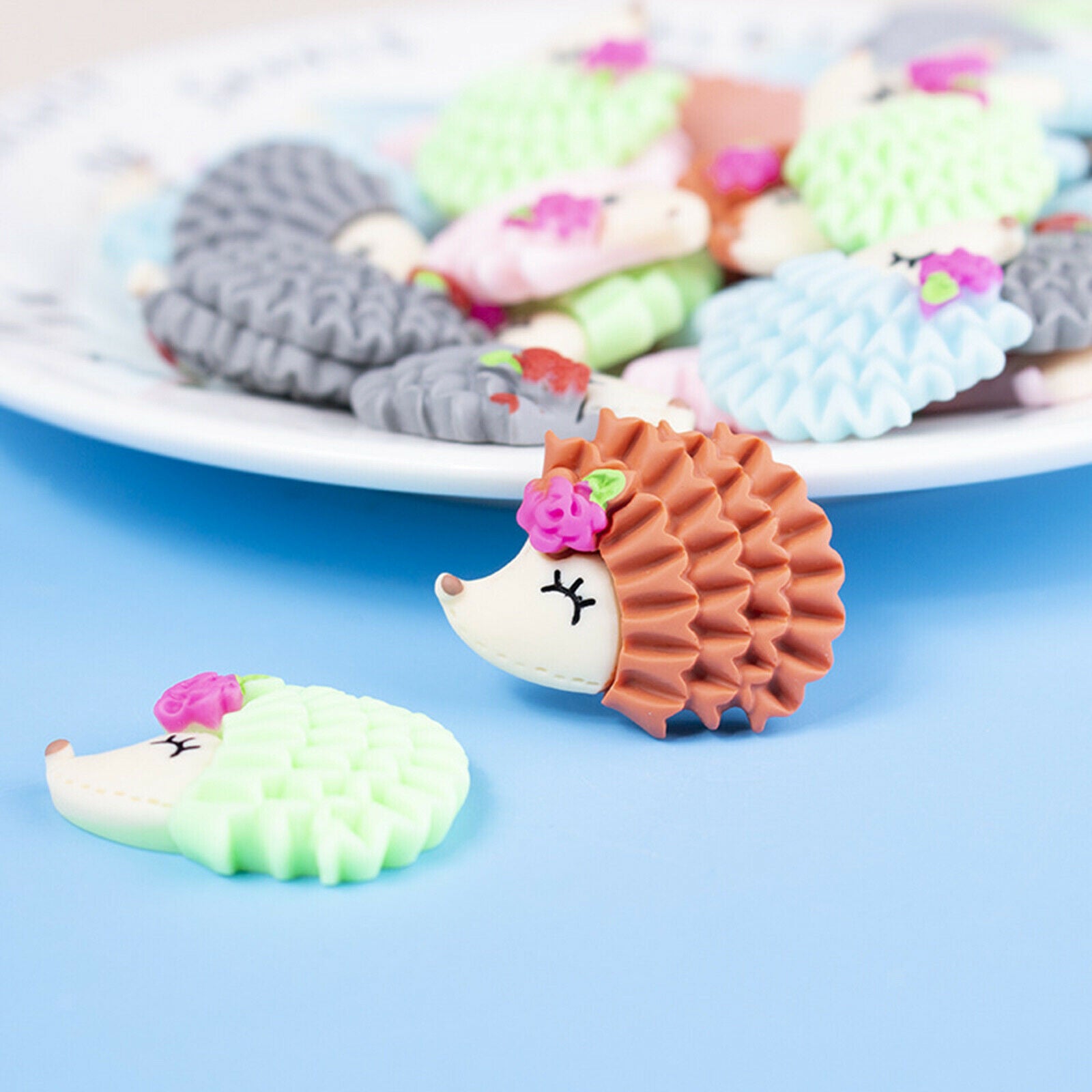 50pcs Cute Mixed Color Flat Back Little Hedgehog Animals Cabochons 24mmx30mm