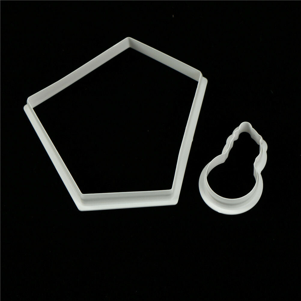 8pcs Christmas House Plastic Fondant Cookie Cutter Mold DIY Cake Decorati.l8