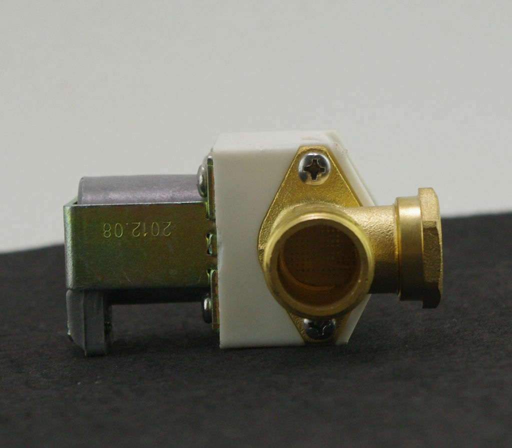 220VAC 1/2"BSPP Brass Plastic Solar Solenoid Valve N/C Non-Return Water Air Gas